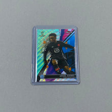 Load image into Gallery viewer, Angel Gomes #/75 RC Topps Finest 2021/22
